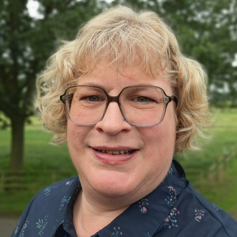  Cathrin Br�mmer